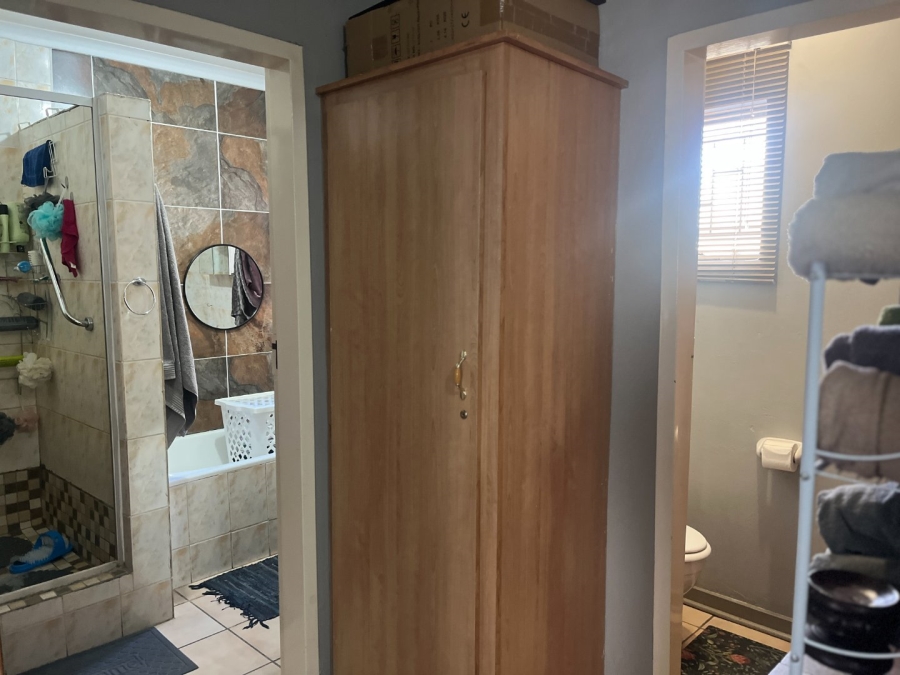 2 Bedroom Property for Sale in Potchefstroom South North West